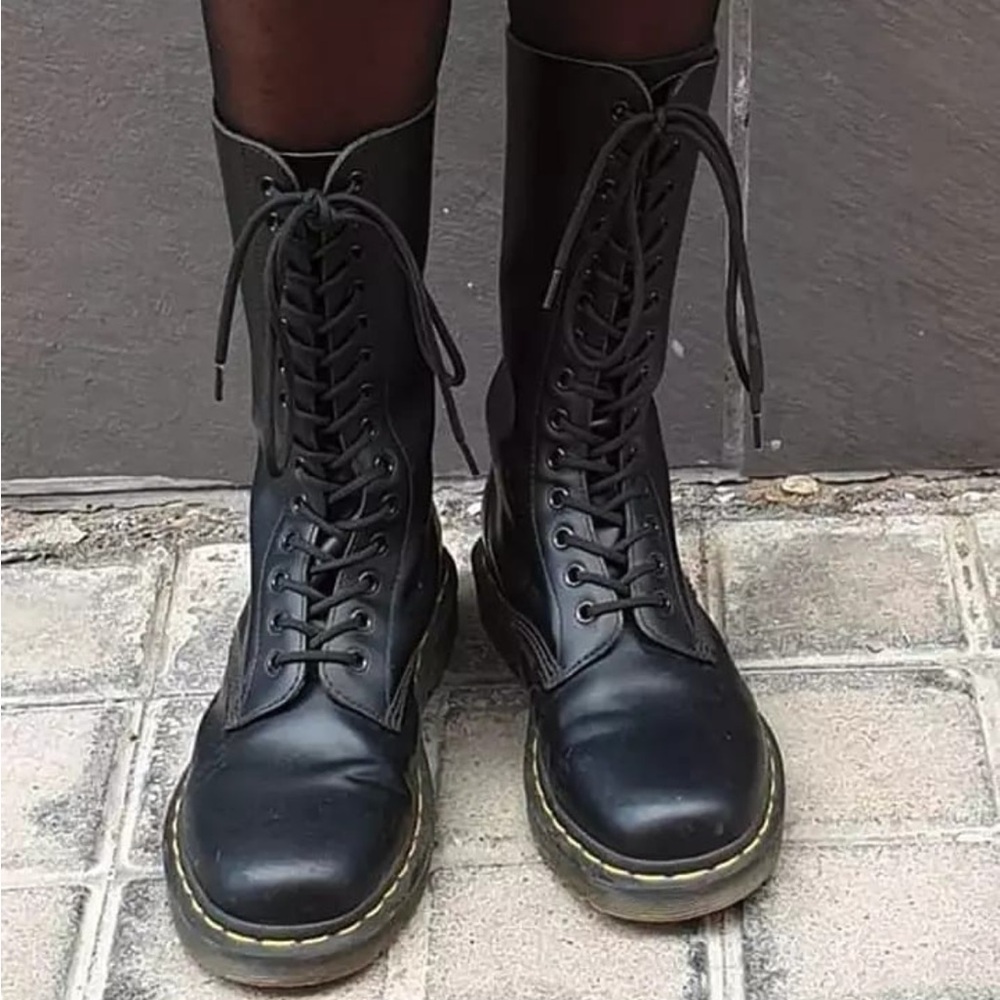Size *9* DR. MARTENS 1914 SMOOTH LEATHER TALL BOOTS in Black Nappa MSRP$…230